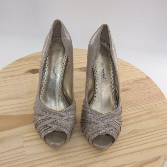 Elegant Peep-Toe Heels in Shimmering Champagne - Picture 2 of 6